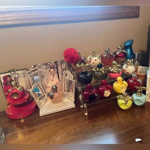 ISO Nina Ricci - Picture 16 of 16